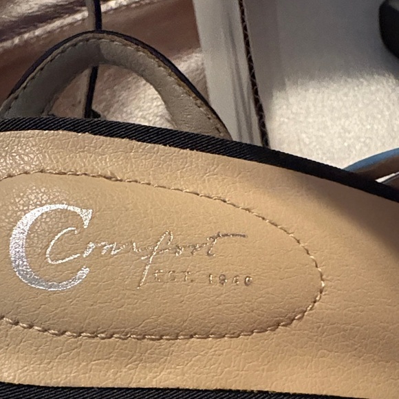 🆕 Comfort EST. 1946 Colorful Strappy Sandals Sz 8 - Picture 11 of 11